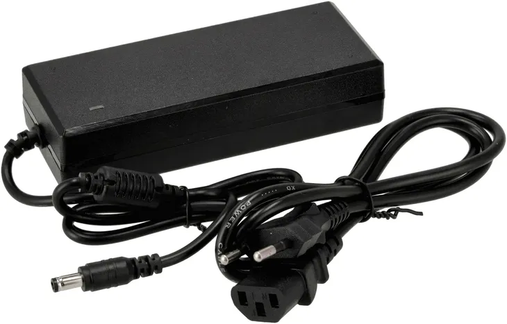 zasilacz-led-12v-dc-wtyczkowy-desktop-6a-72w-do-tasm-led-mono-rgb-rodzaj-zasilacza-wtyczkowy-i-desktop