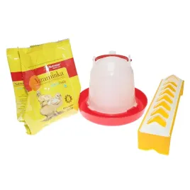 zestaw-dla-pisklat-odchow-poidlo-15l-karmidlo-30-cm-witaminy-05-kg
