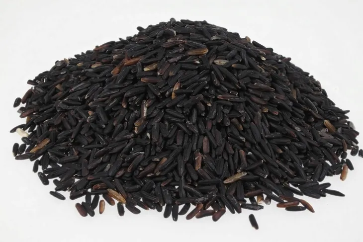 ryz-czarny-1kg