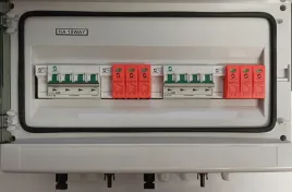 rozdzielnica-ip65-zasilania-zabezpieczen-dc-1000v-pv-fotowoltaiki-2-stringi