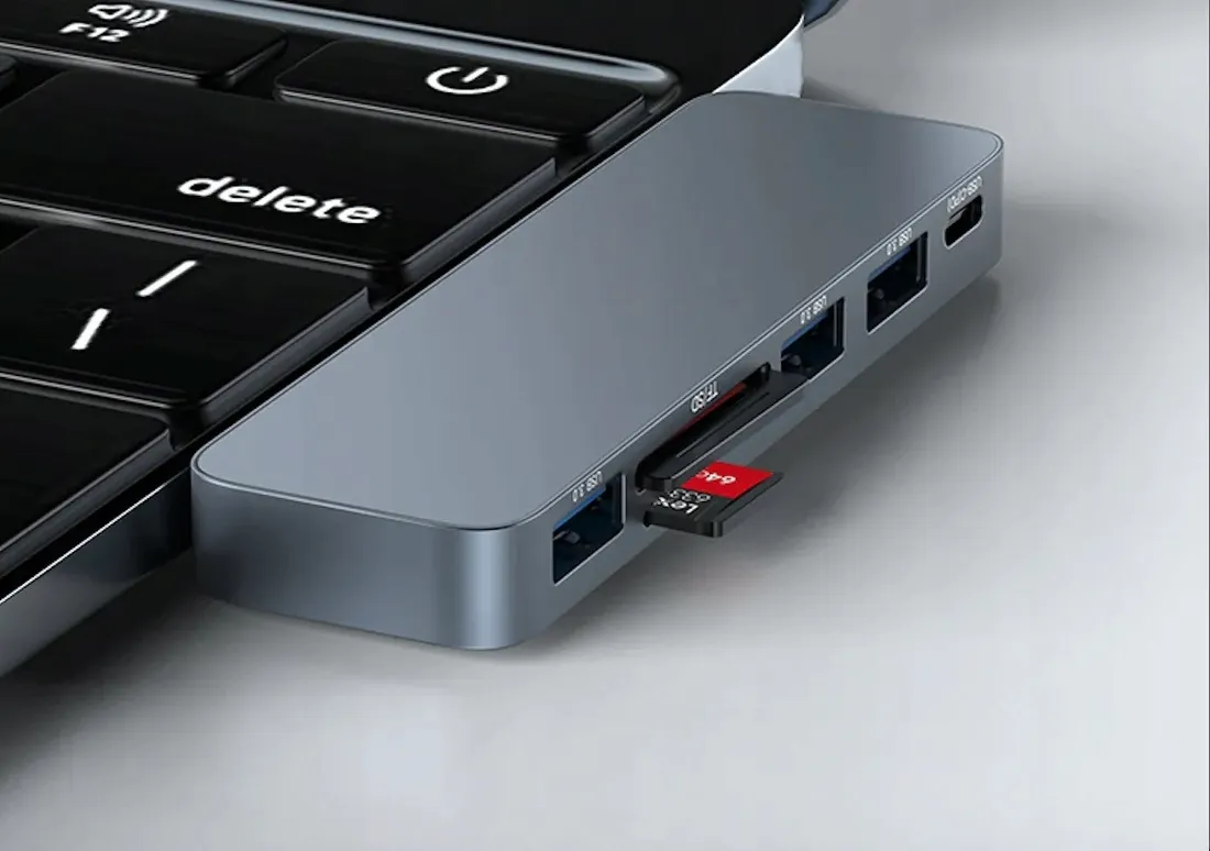 wielofunkcyjny-adapter-do-laptopa-macbooka-usb-sd