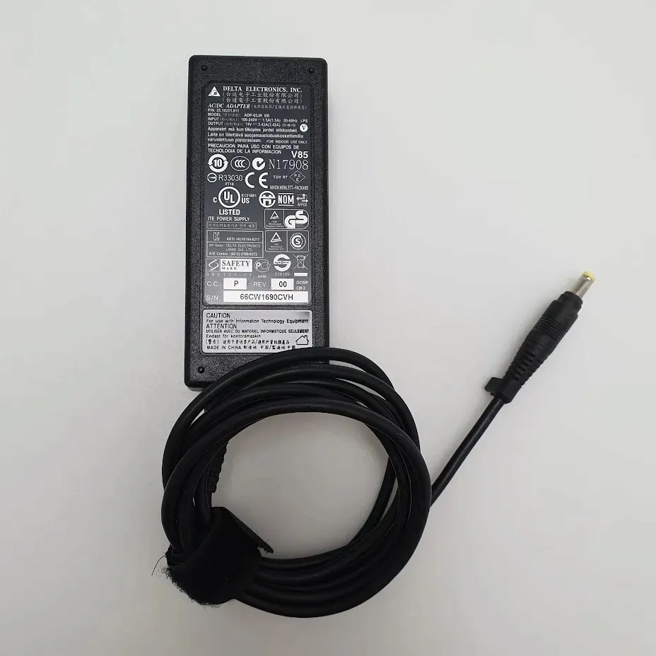 zasilacz-delta-19v-3-42a-65w-stan-powystawowy