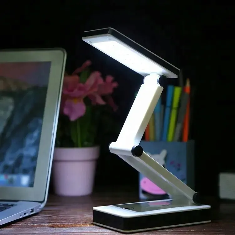 lampka-skladana-na-biurko