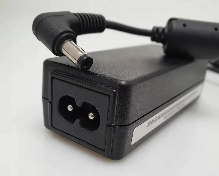 zasilacz-asus-12v-3a-36w-stan-opakowania-zastepcze