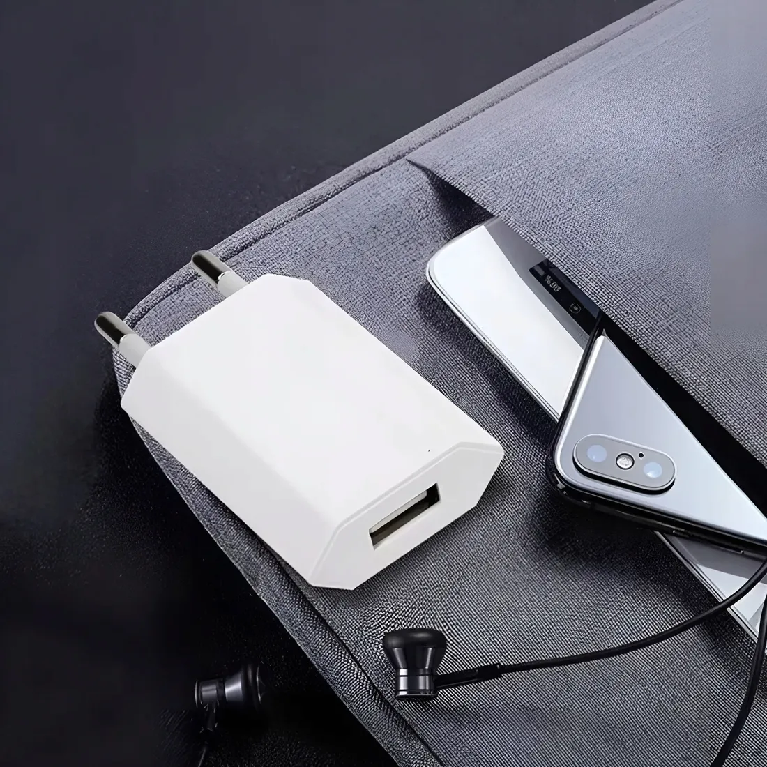 ladowarka-sieciowa-usb-1a-kostka-wtyczka-zasilacz-do-smartwatcha-aparatu
