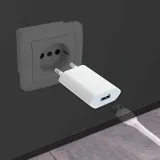 ladowarka-sieciowa-usb-1a-kostka-wtyczka-zasilacz-do-smartwatcha-aparatu-stan-nowy-marka-zeetech