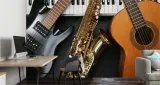 fototapeta-do-salonu-gitara-saksofon-3d-315x210-motyw-3d-i-perspektywa-dekor-inny-nowoczesne
