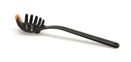 fiskars-ff-lyzka-do-makaronu-nitki-spaghetti-otwor-do-odmierzenia-1-porcji