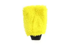 rekawica-do-mycia-samochodu-z-mikrofibry-zolta-23x17-cm-amio-02517