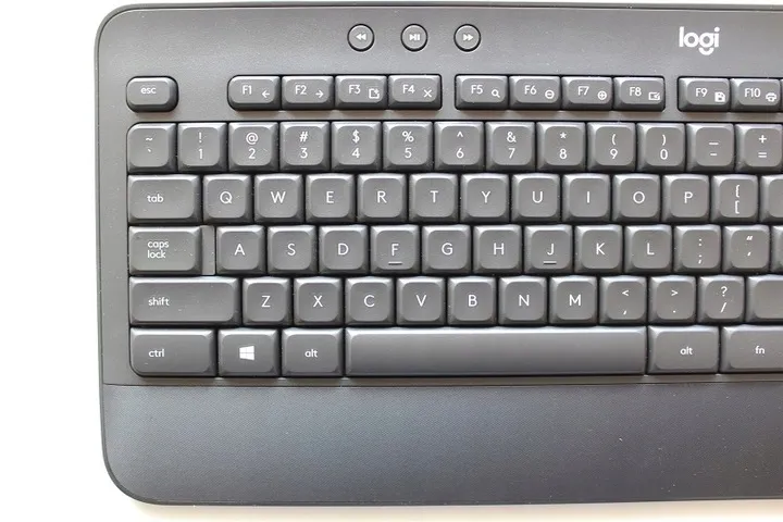 zestaw-logitech-mk545-advanced-produkt-wprowadzony-do-obrotu-na-terenie-ue-przed-13-12-2024-nie
