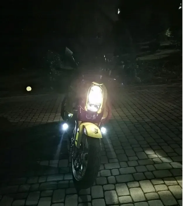 halogeny-motocyklowe-lampy-reflektory-lightbar-led-stan-nowy