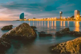 fototapeta-do-salonu-barcelona-wybrzeze-3d-450x300