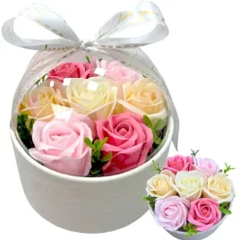 flowerbox-z-kwiatami-mydlanymi-prezent-pudelko-upominek-kwiaty-roze-mydlane