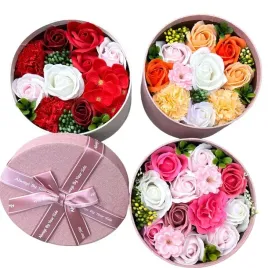 flowerbox-kwiaty-mydlane-roze-na-prezent-flower-box-mm70