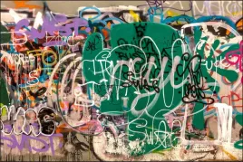 fototapeta-graffiti-mlodziezowa-sypialnia-240x360
