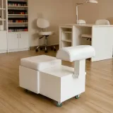 taboret-kosmetyczny-pufa-pedicure-podnozek