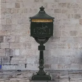 lumarko-skrzynka-na-listy-na-slupku-w-stylu-vintag