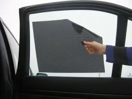 folia-statyczna-na-boczne-szyby-42x38-cm