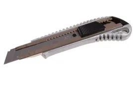 noz-metalowy-uniwersalny-18-mm-do-tapet-wykladzin