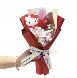 uroczy-bukiet-kwiatow-z-hello-kitty-czerwony-prezent-dla-niej-walentynki