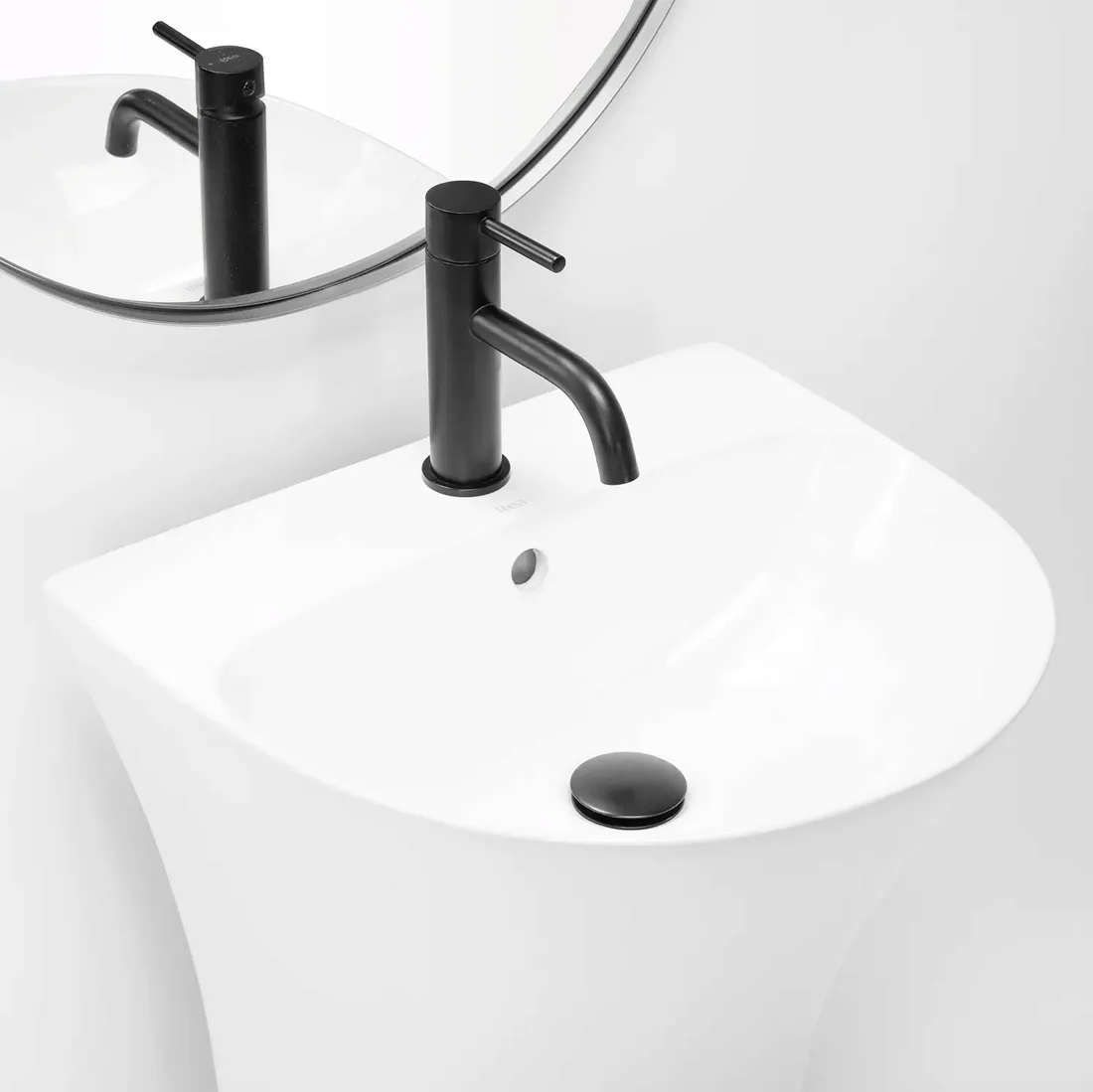 wolnostojaca-ceramiczna-umywalka-rita-white-rea-stan-nowy