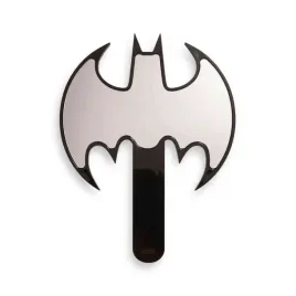 makeup-revolution-x-batman-lusterko