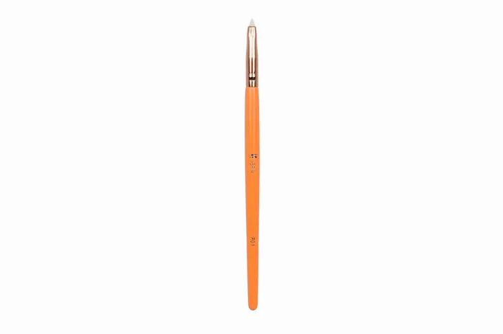 ibra-makeup-fresh-pedzel-do-ust-01