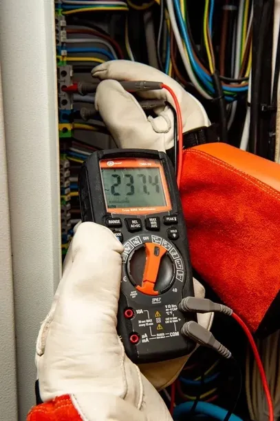 multimetr-przemyslowy-sonel-cmm-30-miernik-true-rms-11-funkcji-ac-dc-zestaw-pomiar-ciaglosc-czestotliwosc-napiecie-przemienne-ac-napiecie-stale-dc-parametry-diody-pojemnosc-prad-przemienny-ac-prad-staly-dc-rezystancja-temperatura