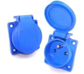 gniazdo-tablicowe-hermetyczne-z-uziemieniem-z-klapka-250v-ip54-16a-viplast