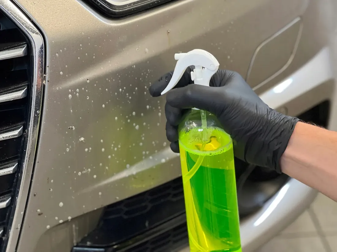 adbl-apc-preparat-do-czyszczenia-tapicerki-i-plastikow-auta-1l-pojemnosc-opakowania-1000-ml