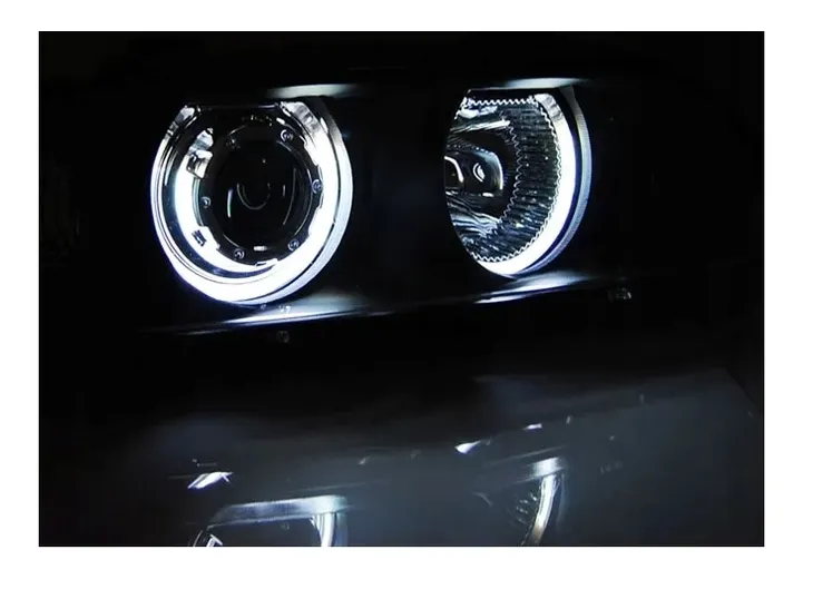 lampy-reflektory-do-bmw-e39-od-1995-do-2000-roku-biale-ringi-ccfl-h7-gratis-wersja-europejska