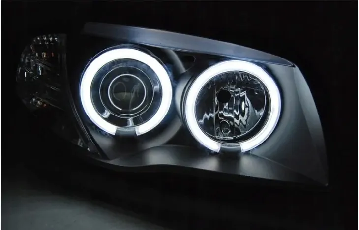 lampy-reflektory-bmw-e87-e81-e82-e88-ringi-ccfl-rodzaj-swiatel-mijania-tradycyjne-halogenowe