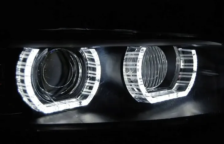 lampy-reflektory-bmw-e92-e93-06-10-3d-led-drl-wersja-europejska
