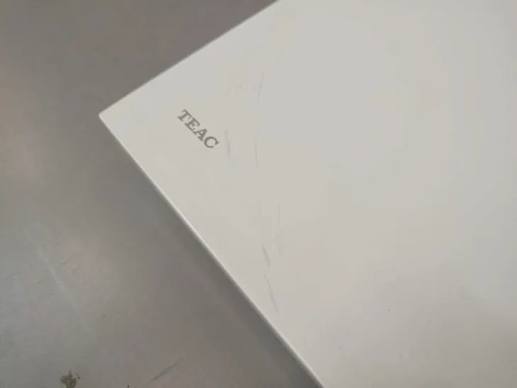 gramofon-teac-tn-3b-se-bialy-naped-paskowy