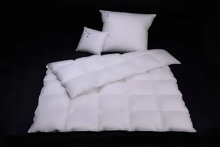 40x40-poduszka-notte-amore-waga-z-opakowaniem-0-5-kg