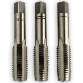 gwintownik-hss-m18x25mm