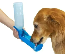 bidon-turystyczny-500-ml-z-miska-butelka-2w1-poidlo-przenosne-dla-psa-kota