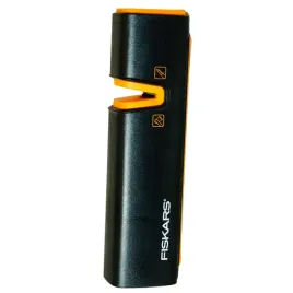 ostrzalka-do-nozy-i-siekier-fiskars-xsharp