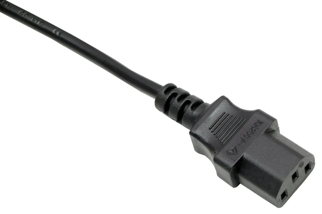 przewod-do-komputera-kabel-komputerowy-pc-18m
