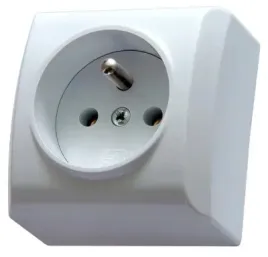 gniazdo-elektryczne-natynkowe-biale-kontakt-z-uziemieniem-bis-ospel