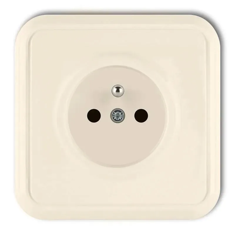 gniazdo-pojedyncze-z-u-bezowe-liza-karlik