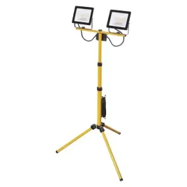dwa-naswietlacze-30w-na-statywie-zestaw-ip65-emos