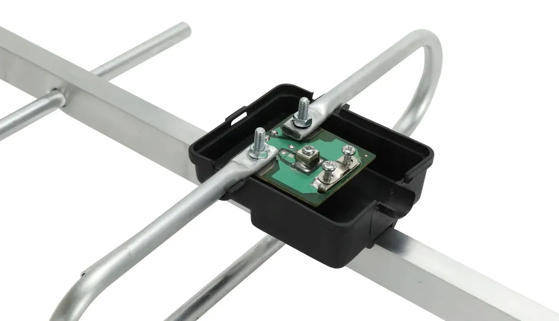 antena-kierunkowa-z-symetryzatorem-dvb-t-dvb-t2