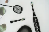 szczoteczka-soniczna-do-zebow-sonic-next-black-baza-ladujaca-etui-koncowki-funkcje-regulacja-predkosci-timer