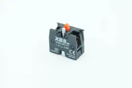 styk-pomocniczy-rozwierny-1-nc-be102-czerwony-6a