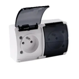 gniazdo-podwojne-2x2p-z-ip44-biale-z-klapka-dymna