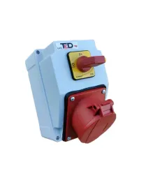 combopol-zestaw-z-wylacznikiem-0-1-gniazdo-16a-4