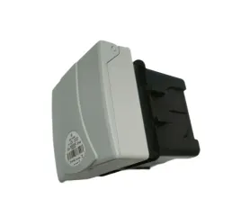 sez-gniazdo-z-puszka-do-zabudowy-32a-5p-izv-3253