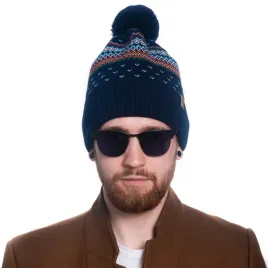 czapka-meska-zimowa-norweski-wzor-z-pomponem