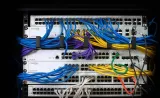 switch-4x1g-24-portowy-d-link-dbs-2000-28p-stan-opakowania-oryginalne